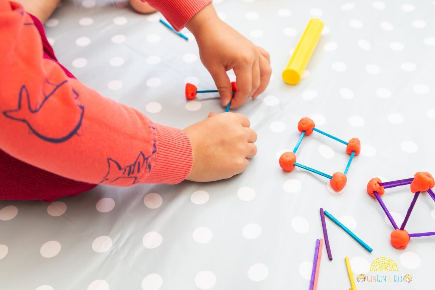 Making Matchstick Shapes. A fun maths activity from GinGin & Roo
#toddleractivity #toddlerlearn #toddlereducation