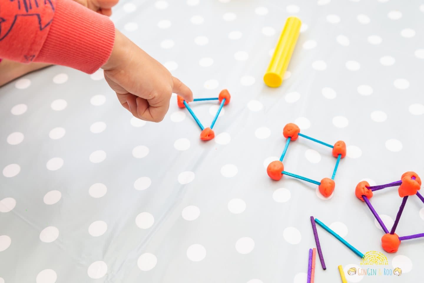 Making Matchstick Shapes. A fun maths activity from GinGin & Roo
#toddleractivity #toddlereducation #toddlerlearn
